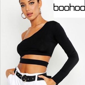 🖤Boohoo one shoulder crop top